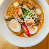 NYONYA KARI LAKSA